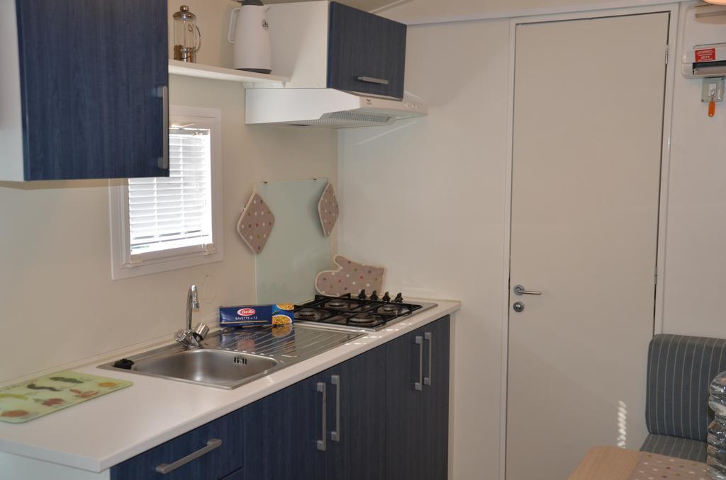 Happy Camp Mobile Homes In Camping Village Rosapineta Росолина Маре Екстериор снимка